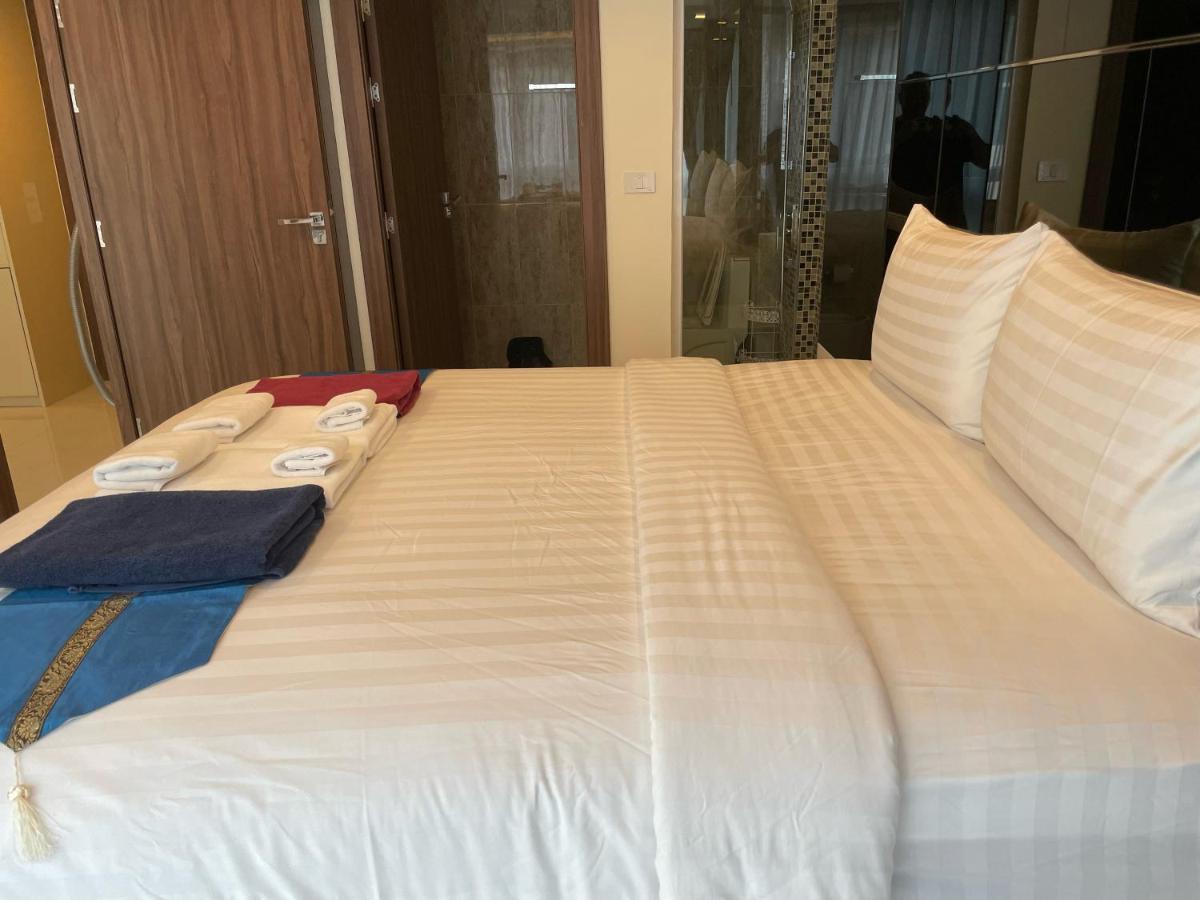 Luxury Business Suits In Grand Avenue By Pattaya City Estates Exteriér fotografie