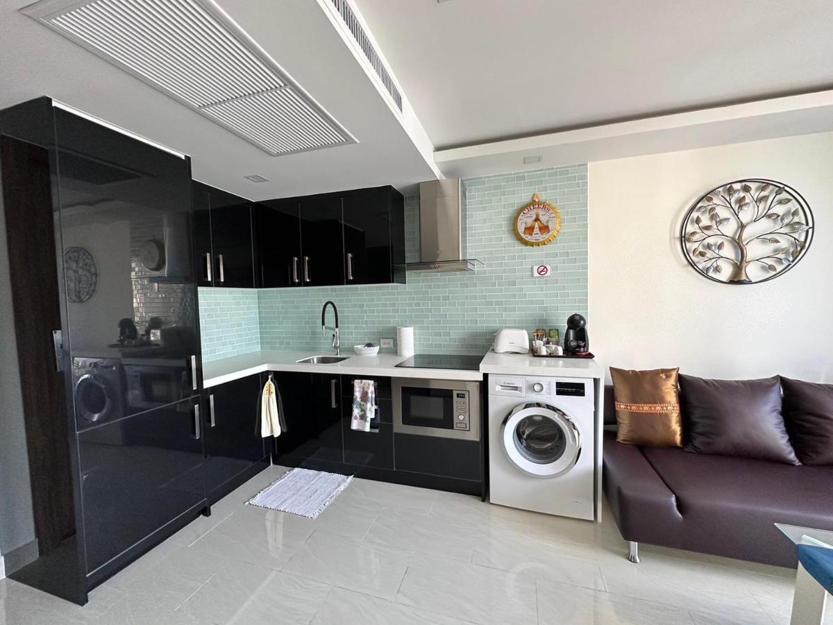 Luxury Business Suits In Grand Avenue By Pattaya City Estates Exteriér fotografie