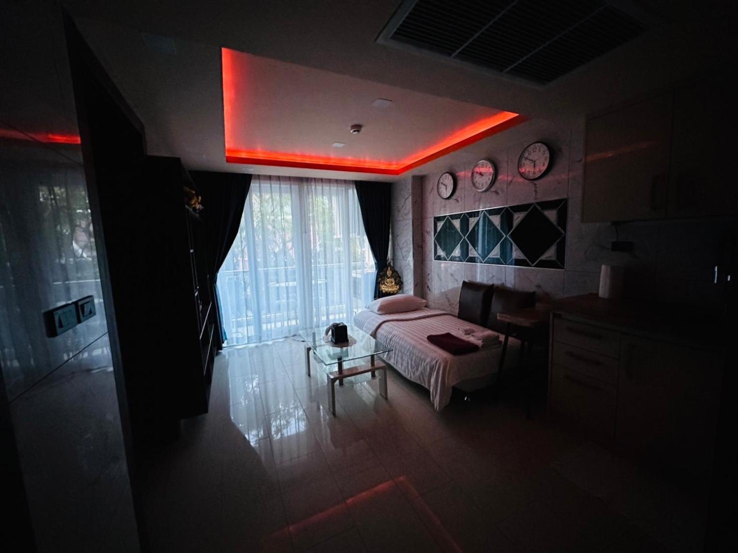 Luxury Business Suits In Grand Avenue By Pattaya City Estates Exteriér fotografie