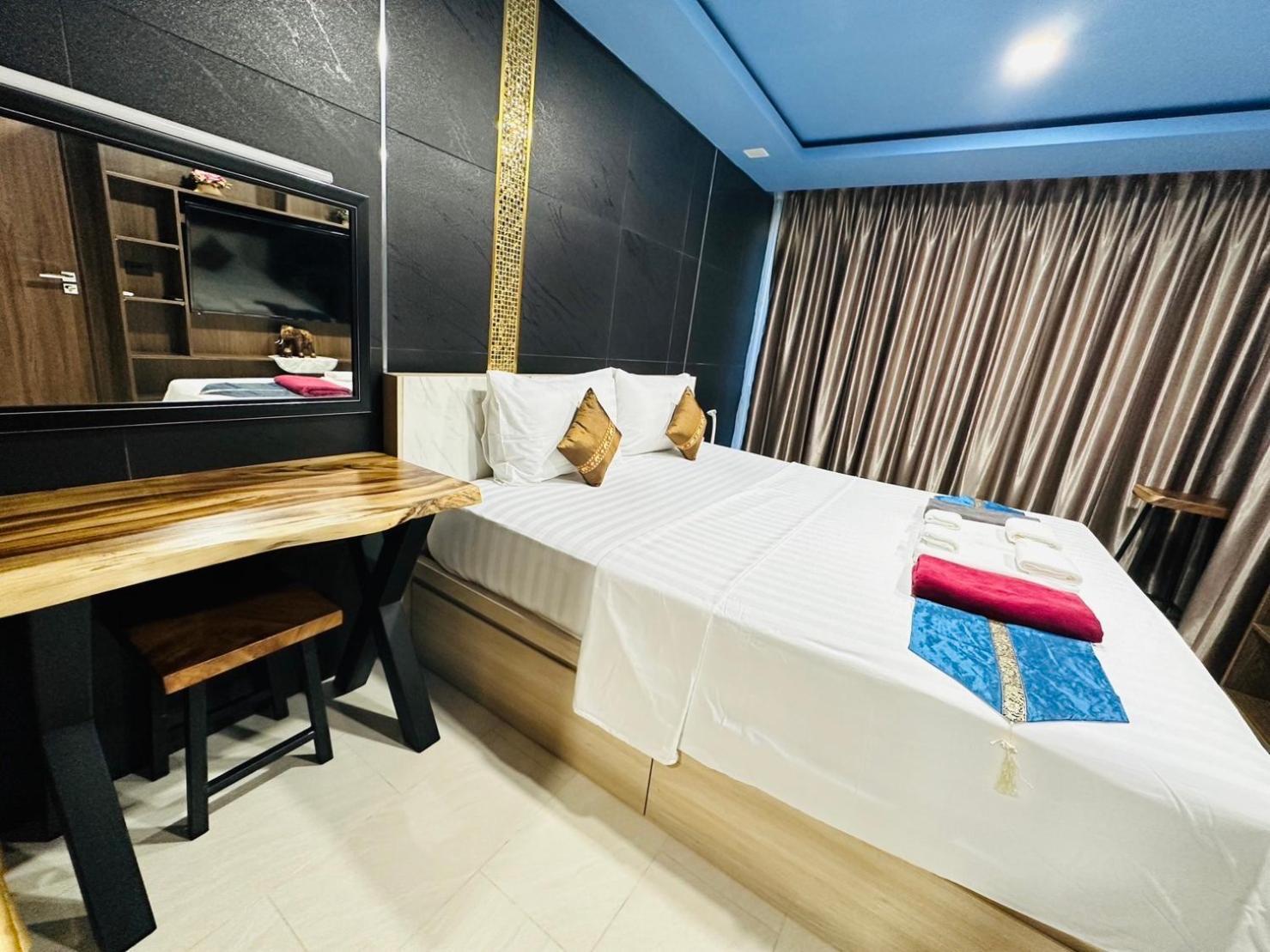 Luxury Business Suits In Grand Avenue By Pattaya City Estates Exteriér fotografie