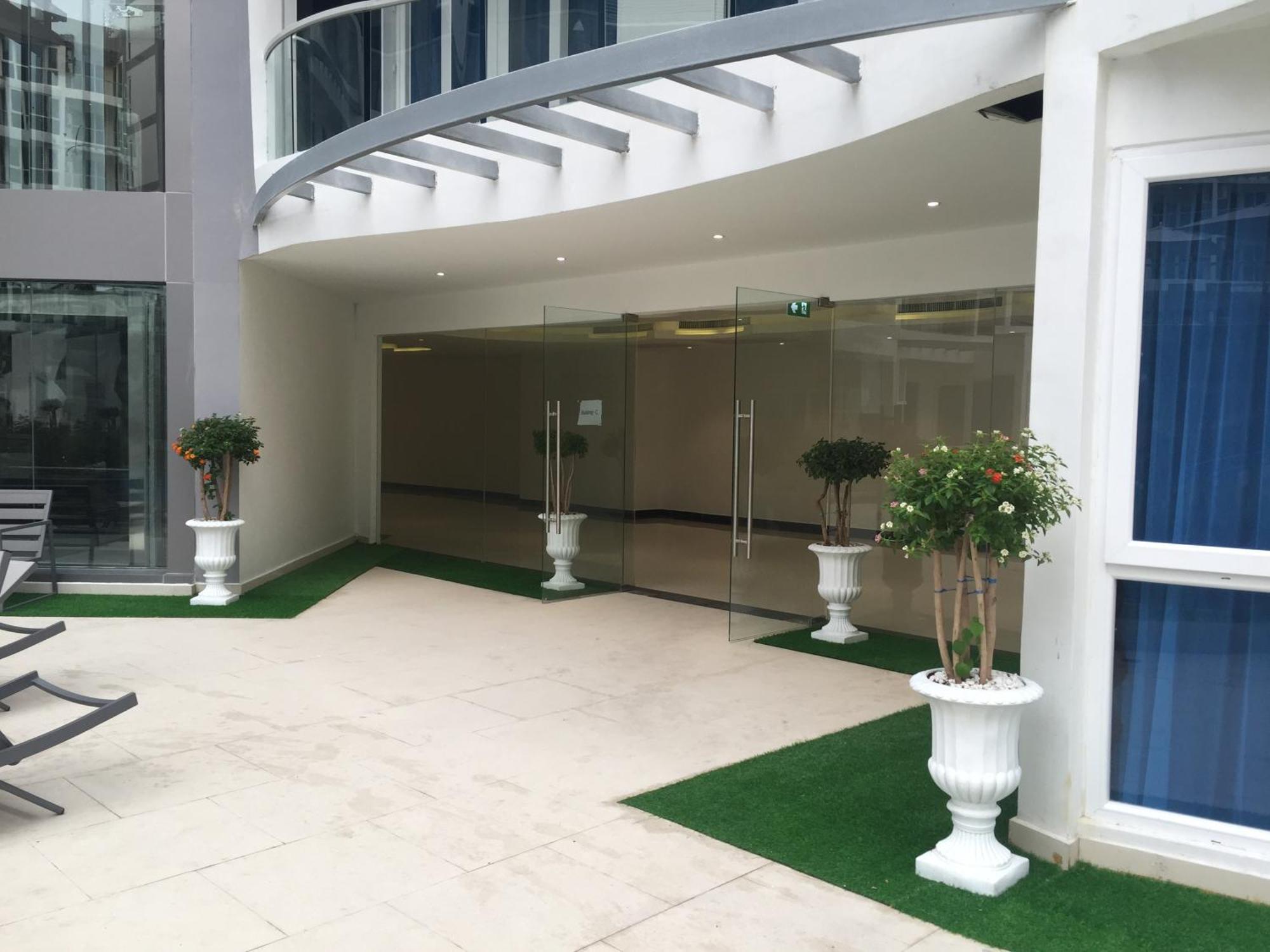 Luxury Business Suits In Grand Avenue By Pattaya City Estates Exteriér fotografie